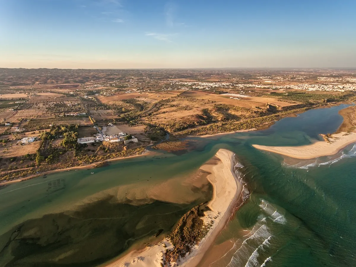 Vue sur la corniche et la baie de Dakar